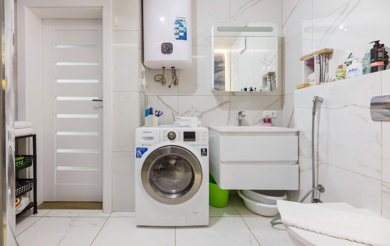 Квартира У Будинку З Власним Бомбосховищем Біля Жд Вокзалу 50 М2 Appartement Kiev Buitenkant foto