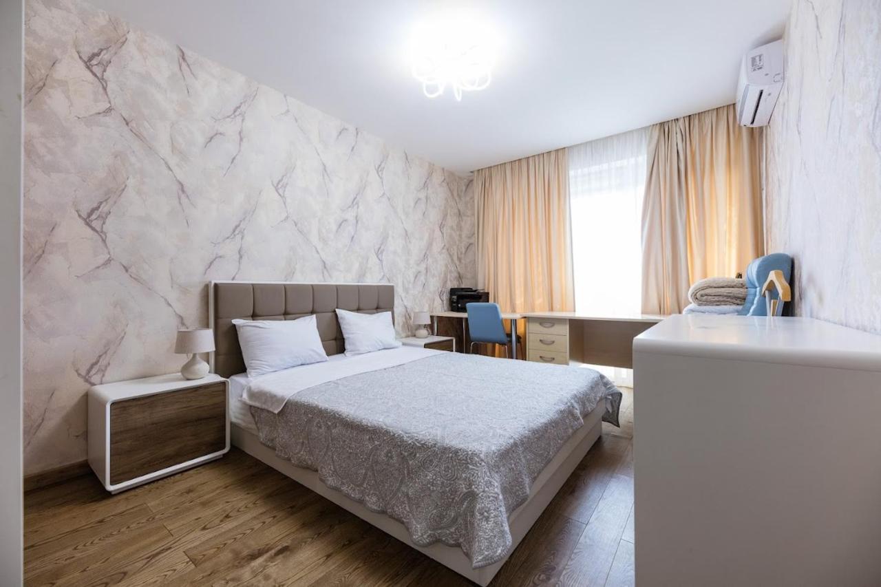 Квартира У Будинку З Власним Бомбосховищем Біля Жд Вокзалу 50 М2 Appartement Kiev Buitenkant foto